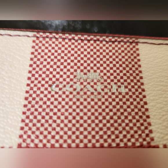 Coach Pink and Cream Buffalo Plaid Corner Zip Wristlet F67934 - Picture 2 of 12